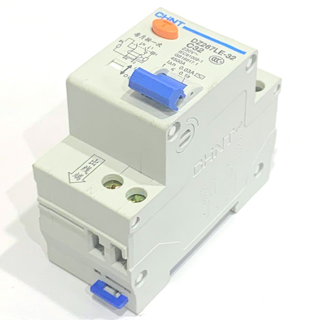 Breaker DZ267LE-32 C32